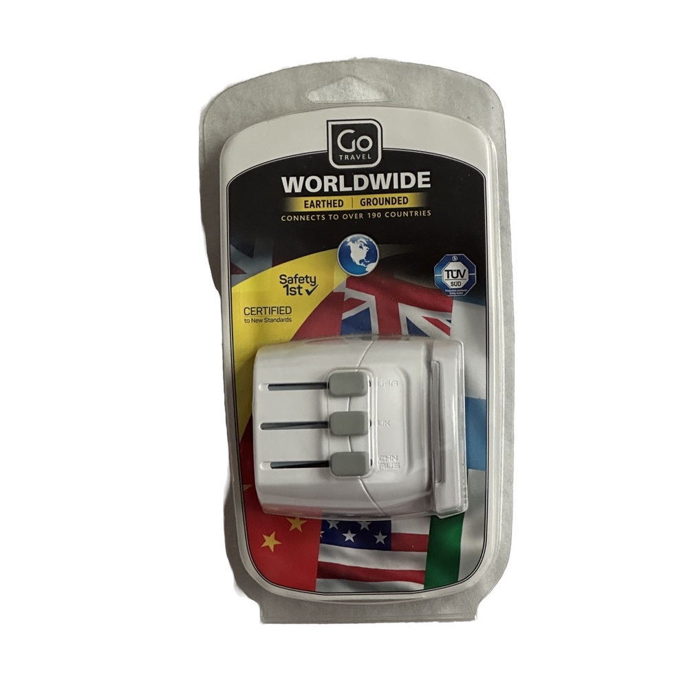Go travel Worldwide Adapter - White